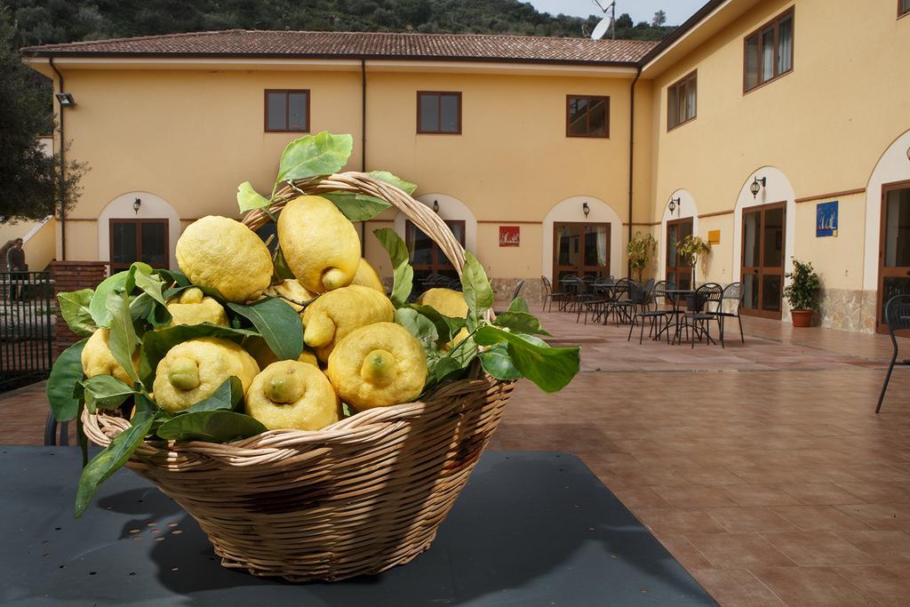 Agriturismo Villa Orchidea Али Терме Екстериор снимка